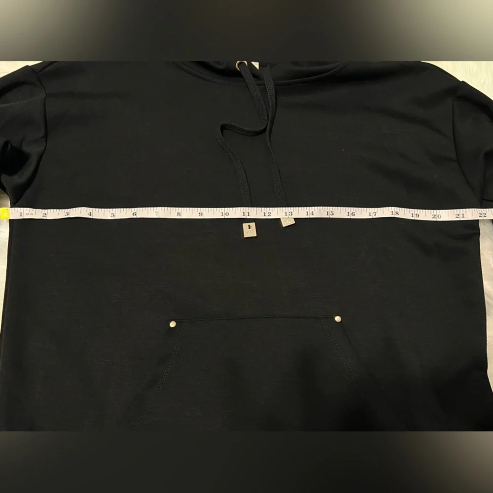 Elite Tahari Woman Black Pullover Hoodie Medium Soft, Casual, Oversized - Picture 5 of 7